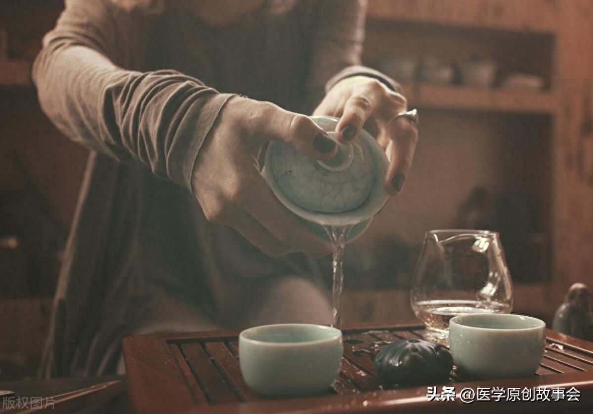 北大研究：每天喝茶超4克，胃癌风险增加46%？喝茶到底是好是坏？