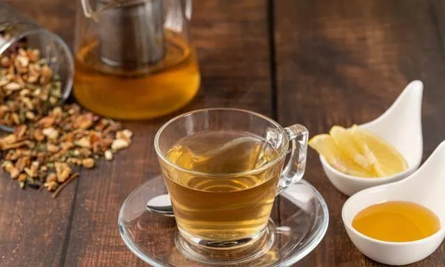 探索布朗山特色：八角亭拂花春茶与甜茶种精选