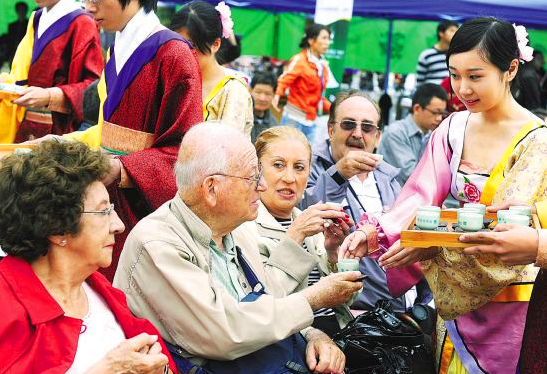 什么叫功夫茶？潮汕人从早到晚都在喝，让他们戒茶比戒烟还困难